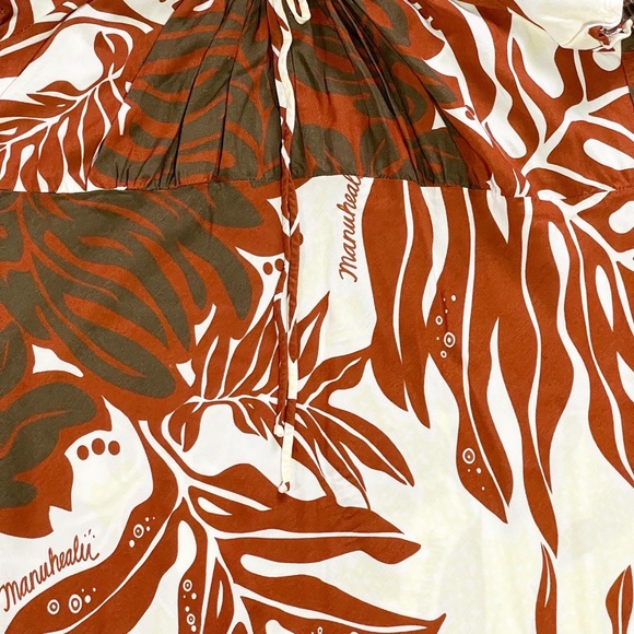 Manuheali’i dress - Picture 3 of 4